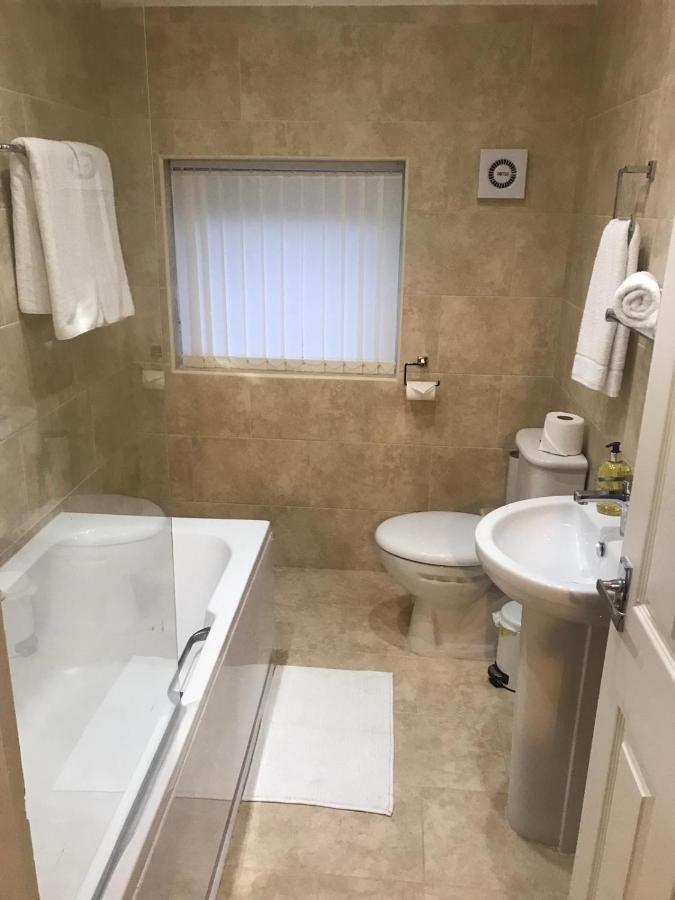 Anson Studios Walsall M6, J10 Exteriör bild